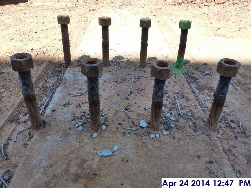 Repaired anchor bolts at c.l ----- (800x600)